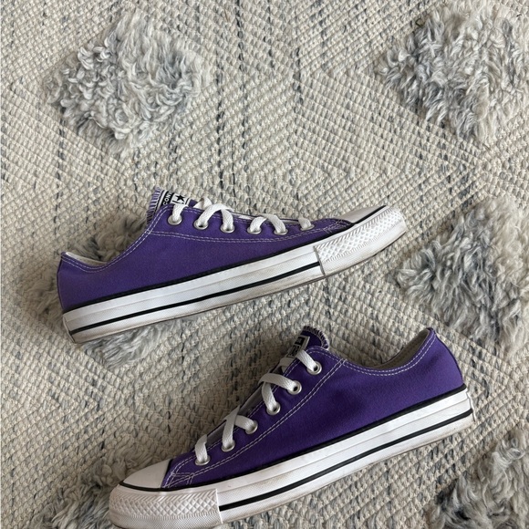 Converse - Picture 3 of 8